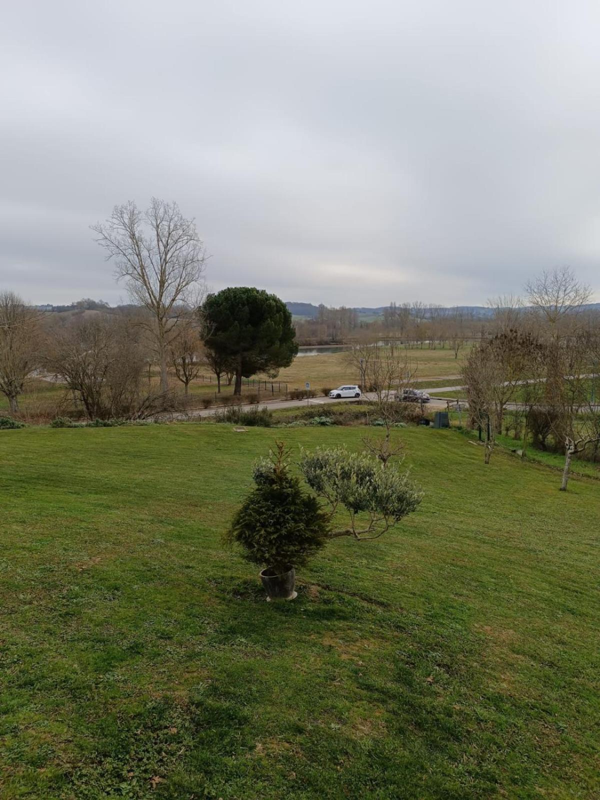 Grande Maison Avec Vue Sur Le Lac Saramon Extérieur photo